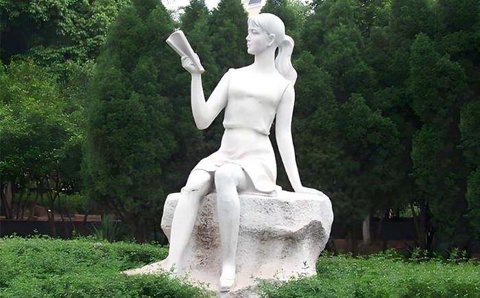 千年匠心，傳世之美——優(yōu)藝雕塑定制人物石雕藝術(shù)
