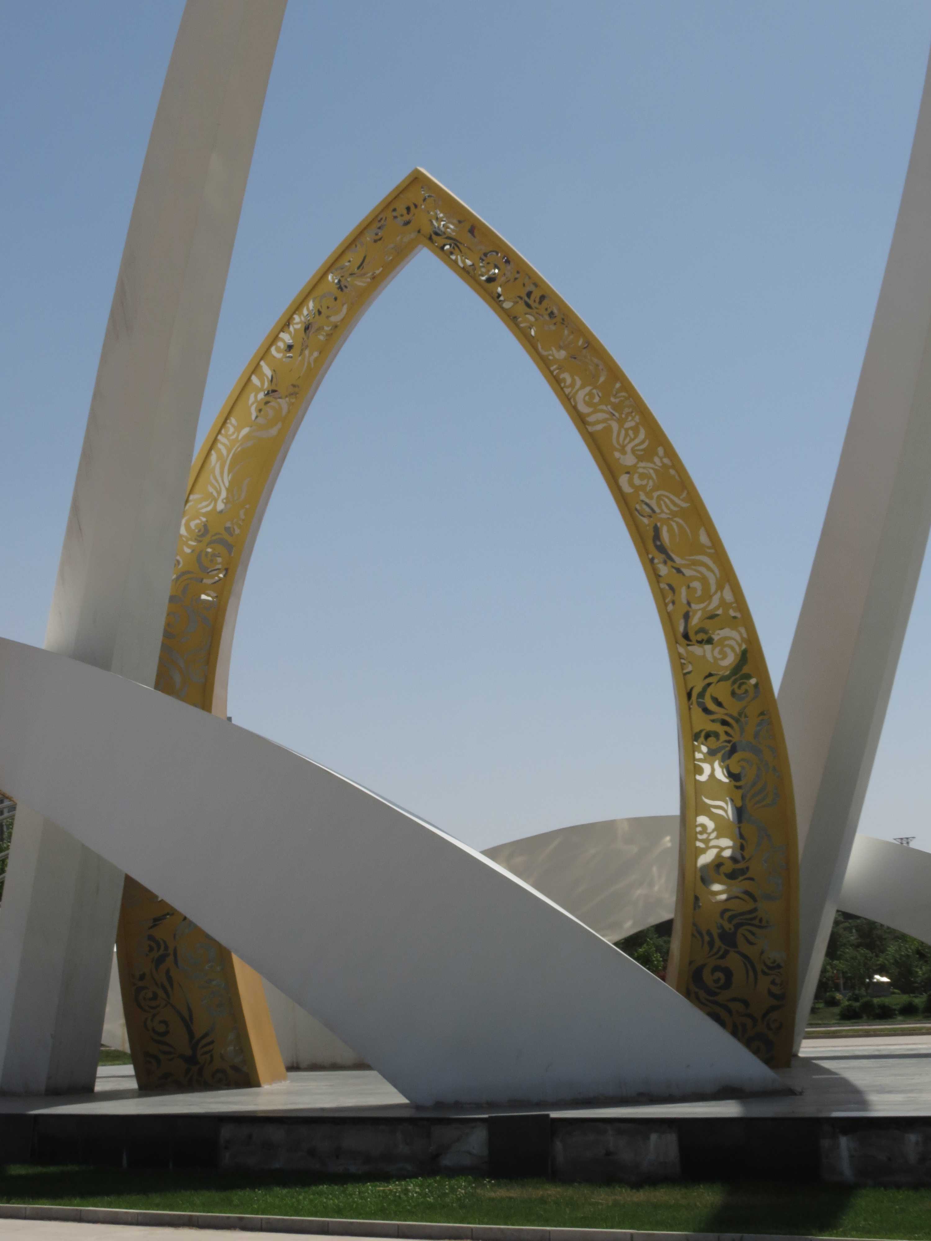 大型不銹鋼雕塑，機(jī)場(chǎng)不銹鋼雕塑，廣場(chǎng)景觀雕塑