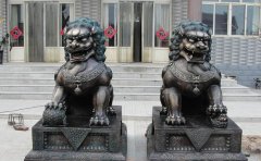 銅獅子雕塑應該怎樣擺放？